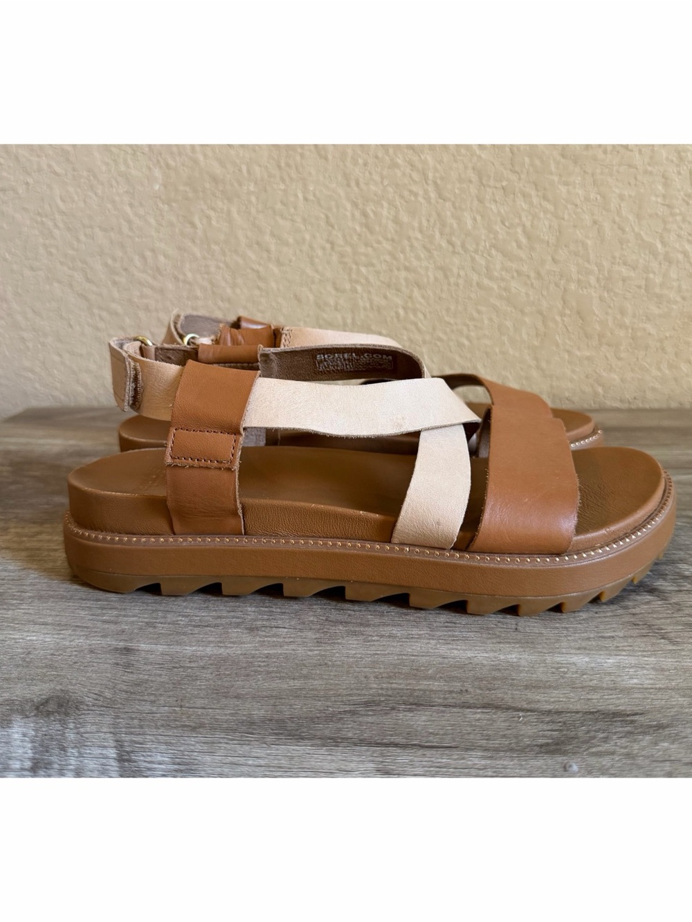 Sorel Roaming Criss-Cross Sandals Womens 8.5